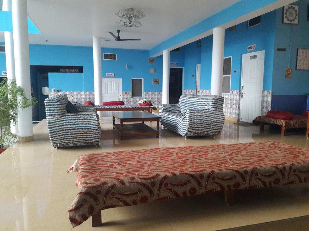 गेस्ट हाउस Sri Yoga Mandir